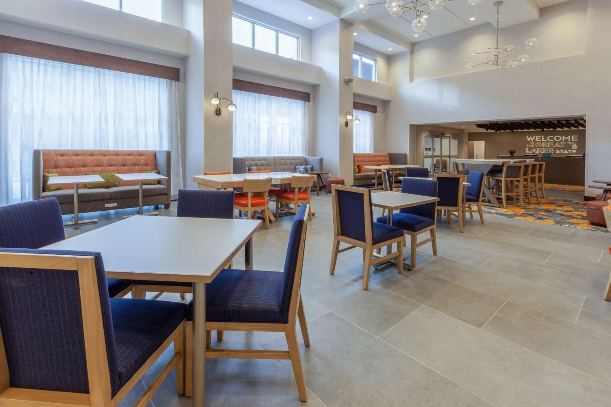Hampton Inn & Suites Bloomfield Hills Detroit Exterior photo